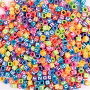 Perles lettres colores 7 x 7 mm - env.