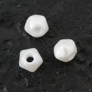 Perles de cire en verre 7 mm Blanc - 20 pcs